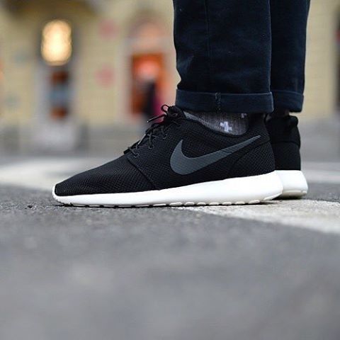 NIKE ROSHE ONE BLACK ANTHRACITE SAIL MENS 9