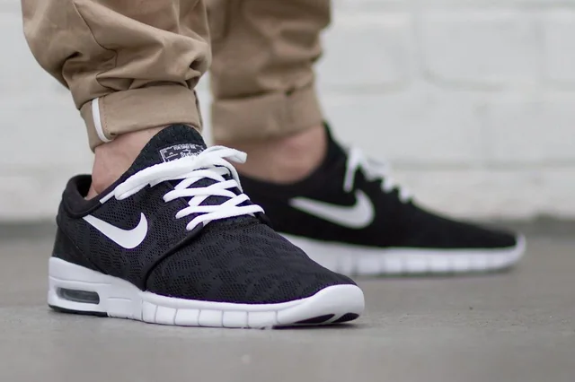 NIKE MENS STEFAN JANOSKI MAX - BLACK WHITE - Image 9