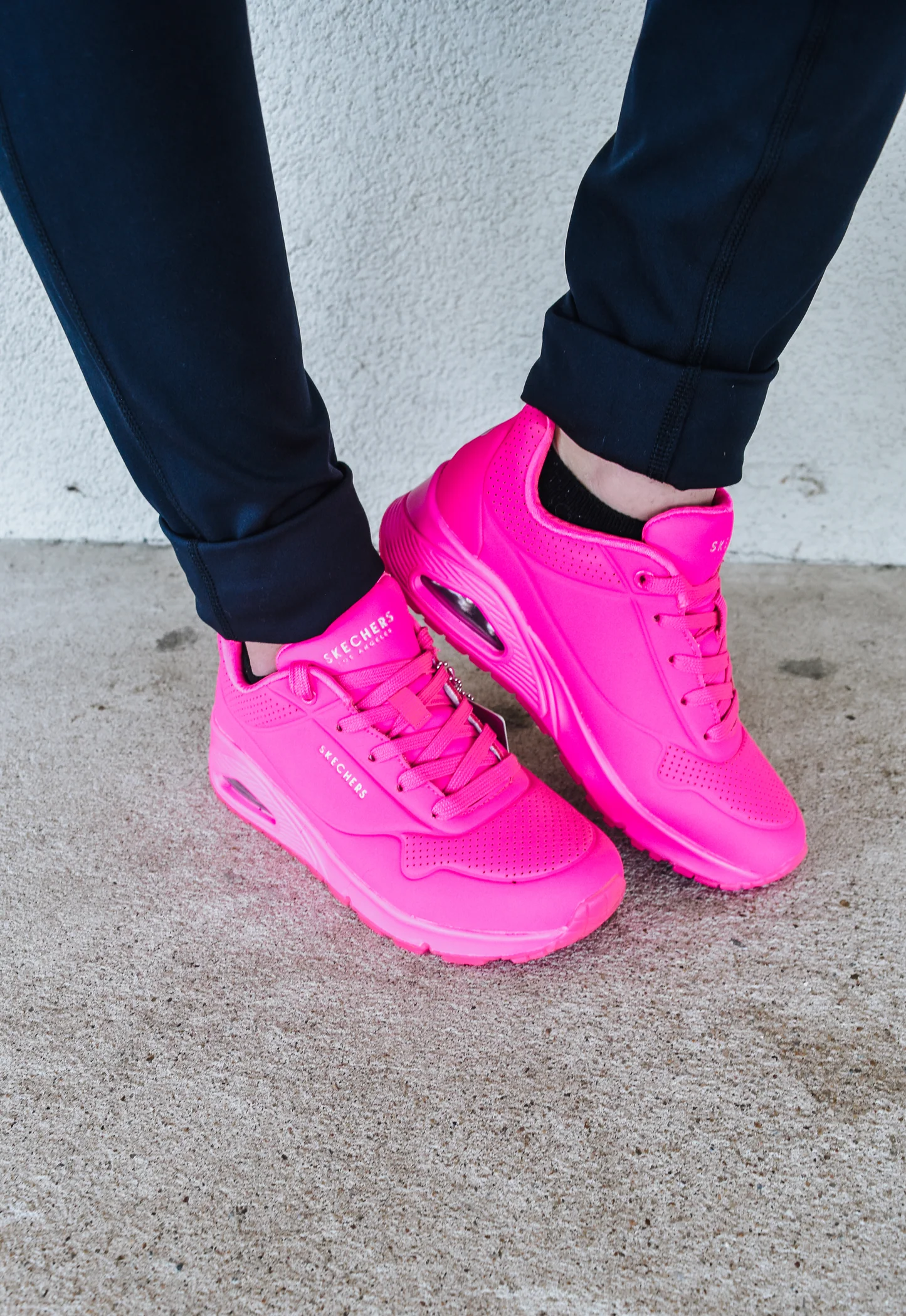 SKECHERS WOMENS UNO NIGHT SHADES - HOT PINK - Image 6