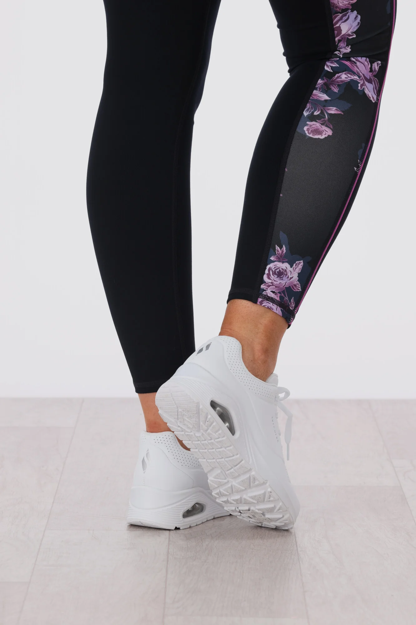 SKECHERS WOMENS UNO STAND ON AIR - WHITE - Image 6