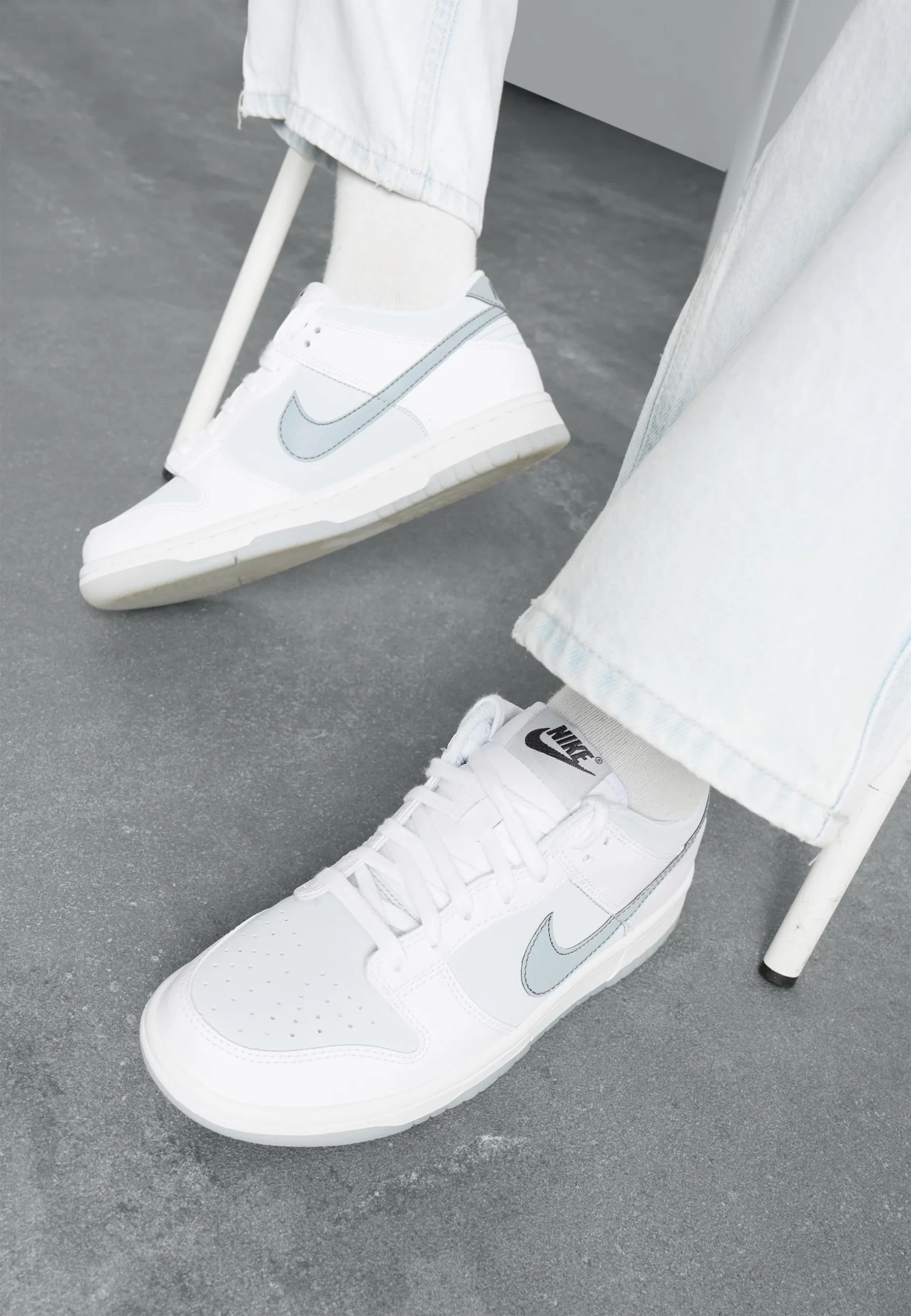 NIKE KIDS NIKE DUNK LOW GS - WHITE SMOKE GREY PURE PLATINUM - Image 3