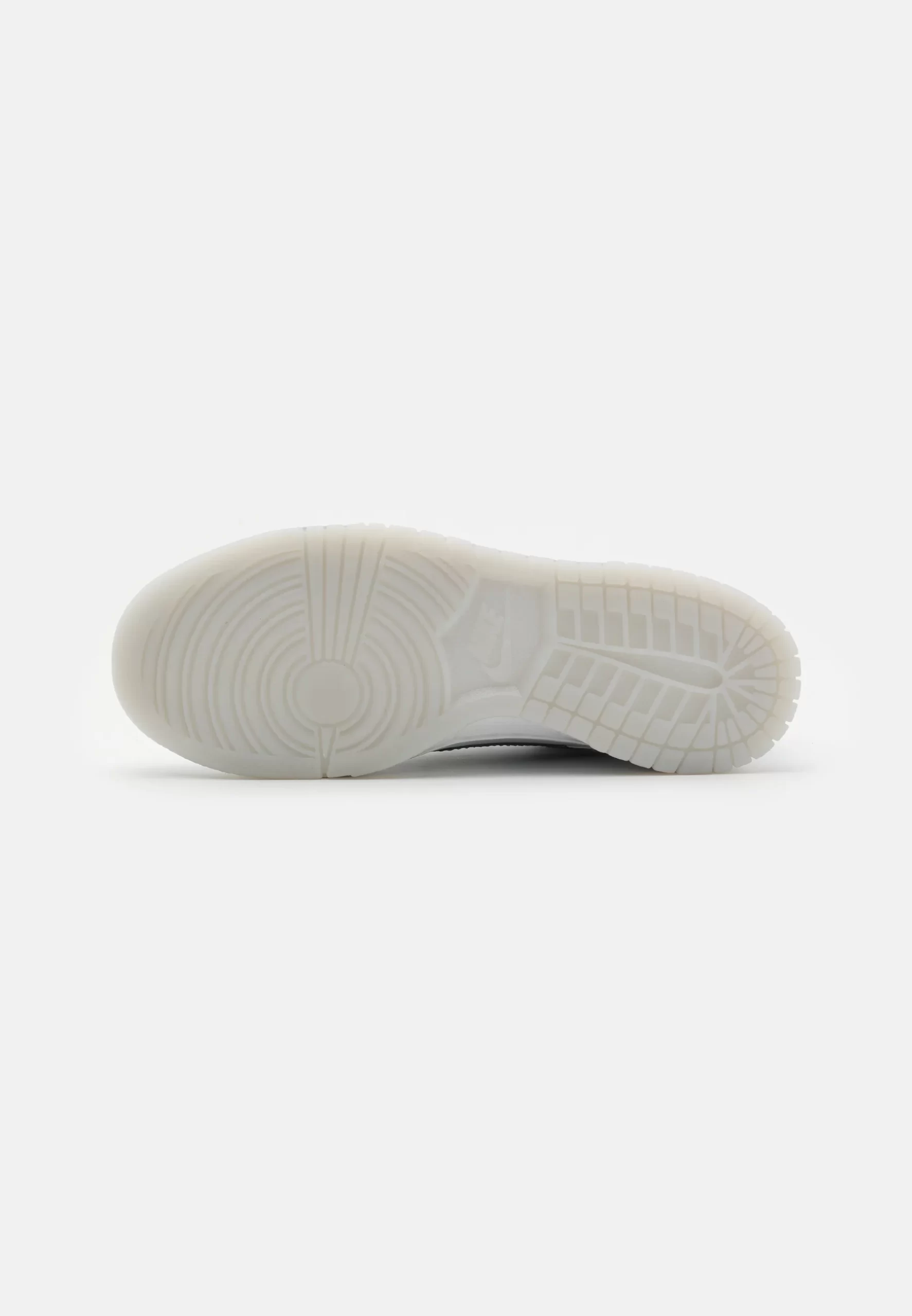 NIKE KIDS NIKE DUNK LOW GS - WHITE SMOKE GREY PURE PLATINUM - Image 7